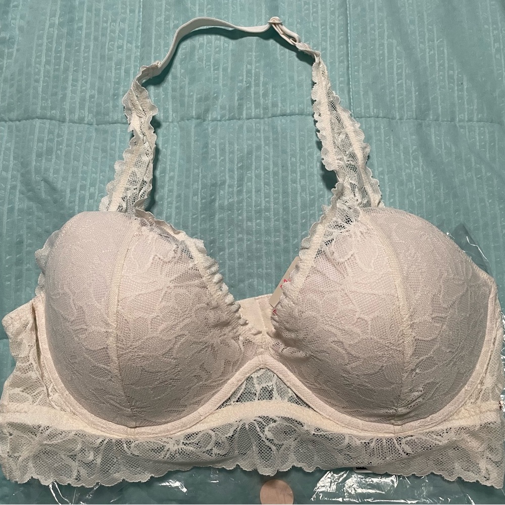 SOLD BNIB VS PINK Lace Halter Push-up Bra XL